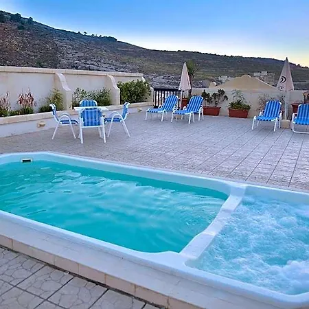 Hotel St. Patrick's 4*