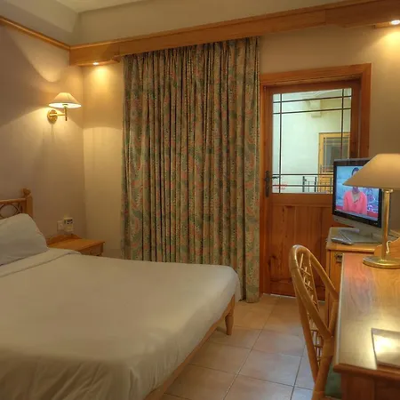 St. Patrick's 4*