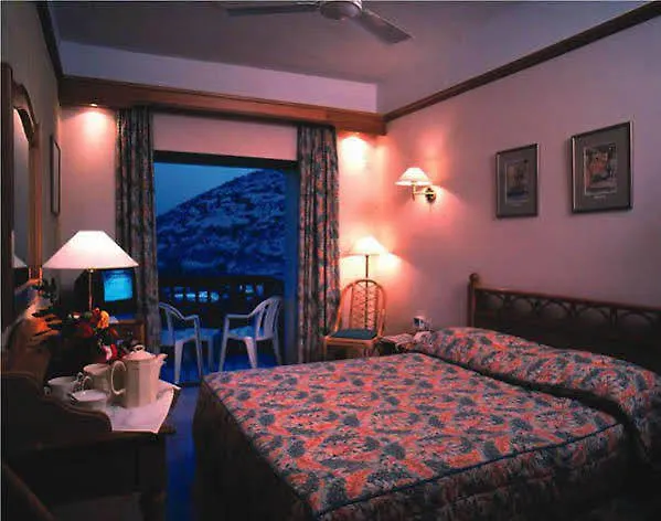 St. Patrick's Ξενοδοχείο 4*